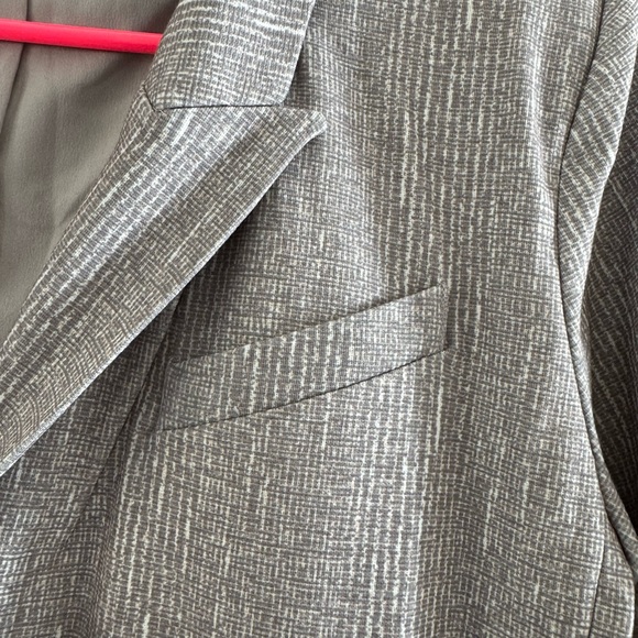 Democracy Blazer & Pant Suit Set (size XS & size 4) - Picture 7 of 16